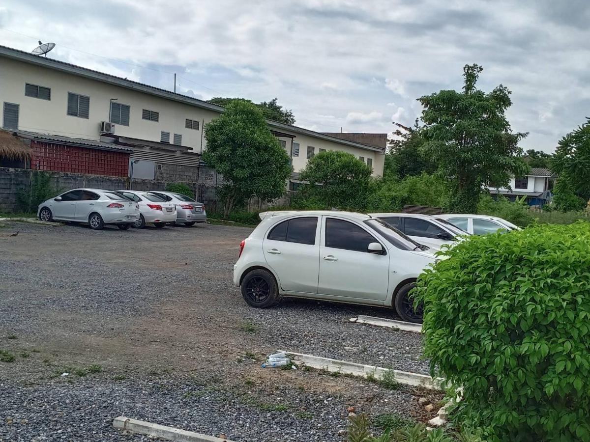โสดาอพาร์ทเม้นท์​ Apartman Ban Lam Phak Kut Kültér fotó