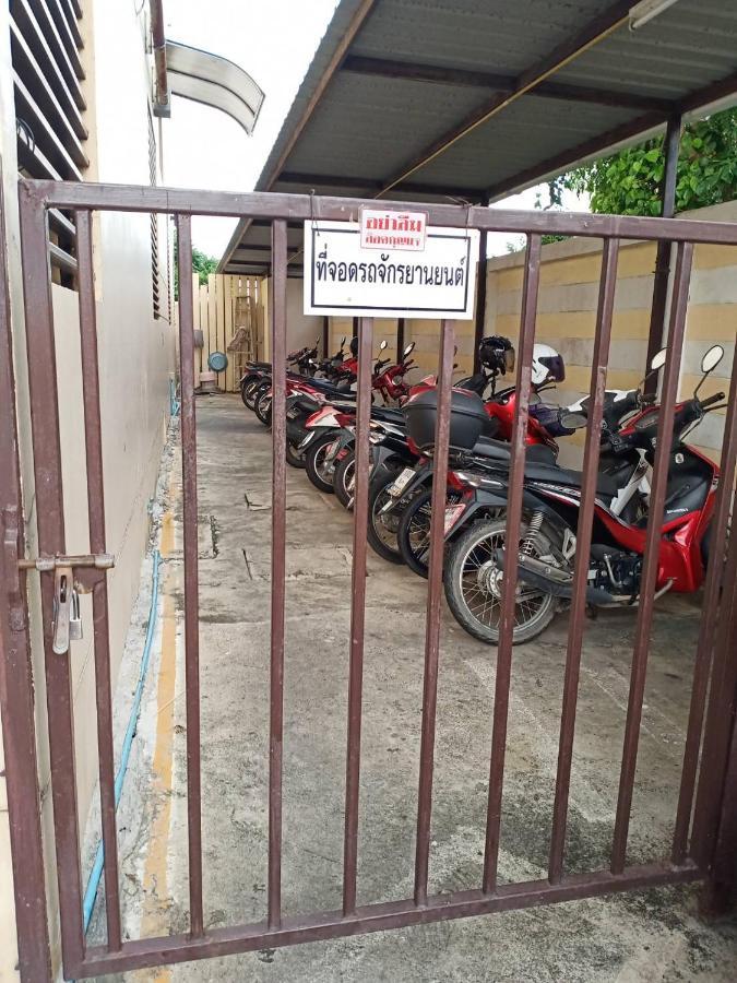 โสดาอพาร์ทเม้นท์​ Apartman Ban Lam Phak Kut Kültér fotó